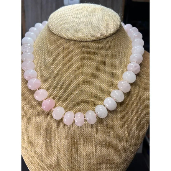 Rose quartz knotted bead necklace with lobster clasp - Picture 1 of 11